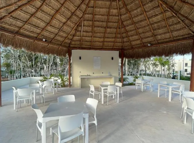 Hotel Zamna 2br W/pool & Wifi 4*